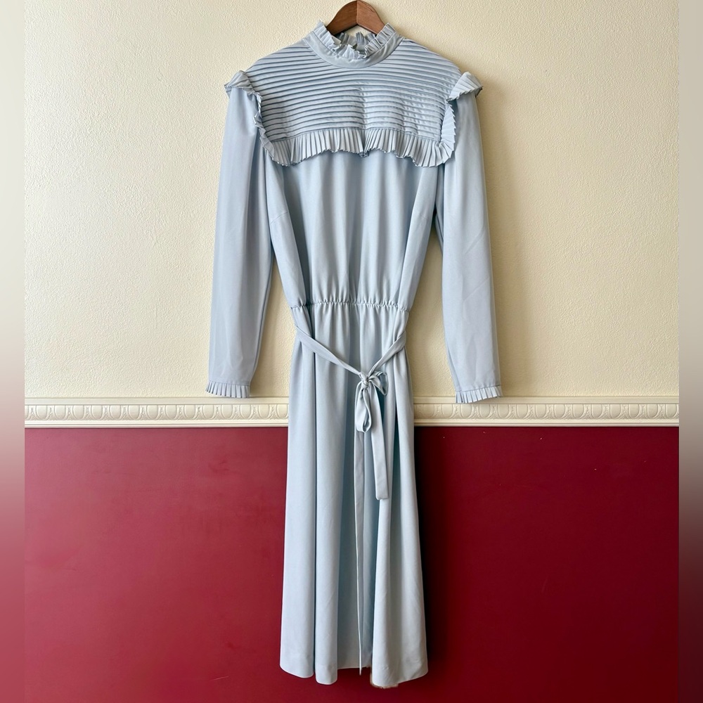 Vintage 70s romantic prairie style pearl gray midi dress